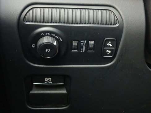 Used 2023 Jeep Grand Wagoneer L Series II AWD/4WD image 12