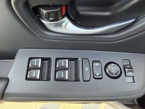 Used 2025 Honda Pilot Touring image 19