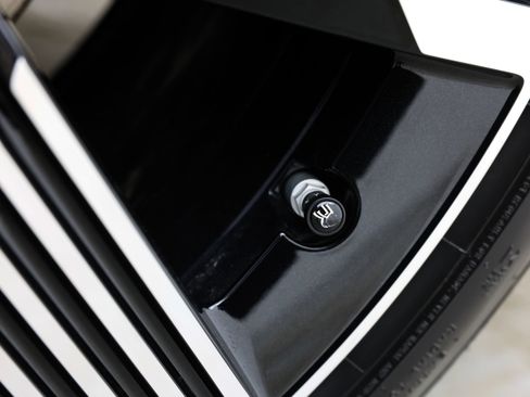 New 2026 Rolls-Royce Spectre image 47