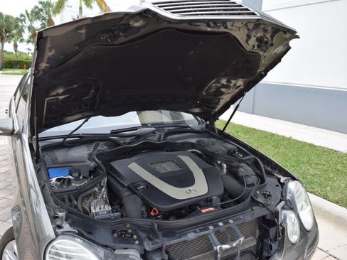 Used 2008 Mercedes-Benz E 350 4MATIC Sedan image 90