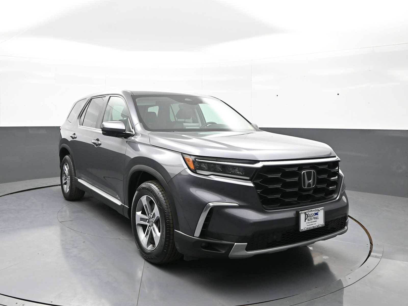 Used 2023 Honda Pilot EX-L image 2