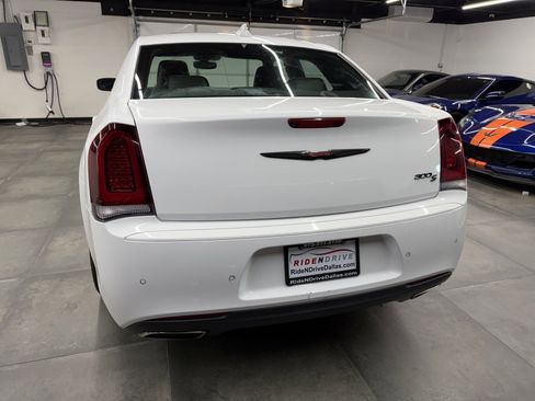 Used 2023 Chrysler 300 S image 5