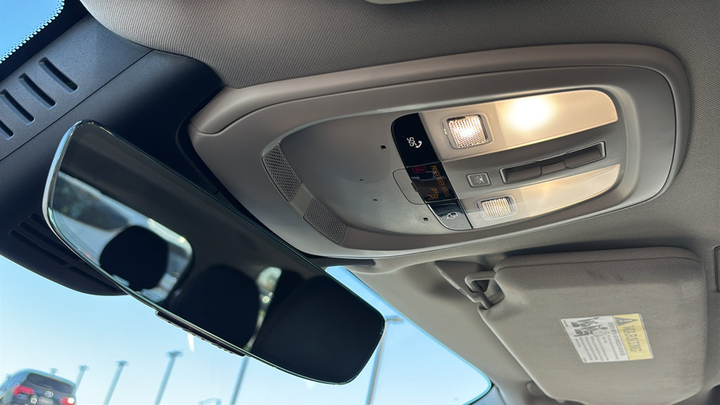 Certified 2025 Volvo XC90 B6 Plus AWD/4WD image 24