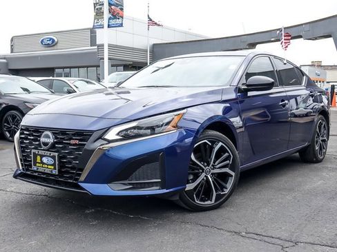 Used 2024 Nissan Altima 2.5 SR image 1