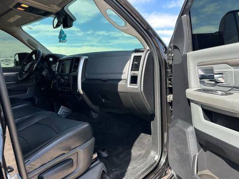 Used 2017 RAM 2500 Big Horn w/ Sport Appearance Group AWD/4WD image 14
