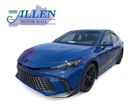 Used 2025 Toyota Camry SE w/ Convenience Package FWD image 1