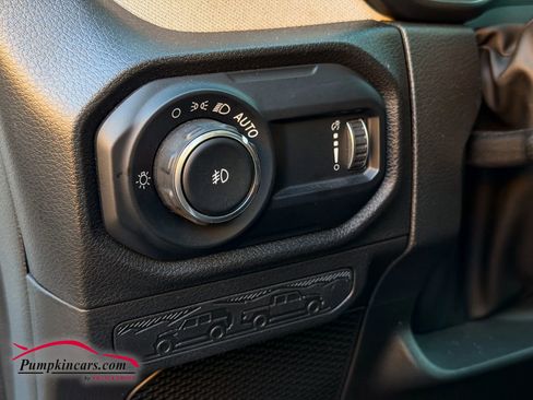 Used 2024 Jeep Wrangler Unlimited Sport image 29