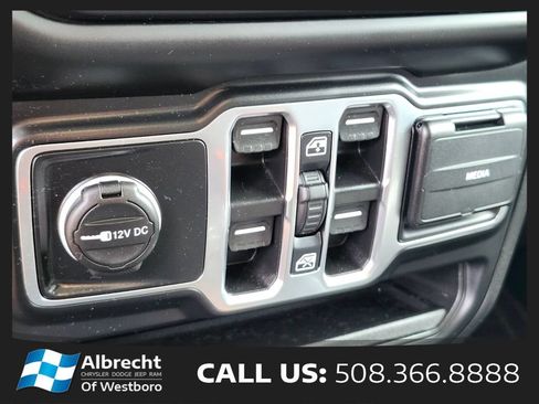 Used 2023 Jeep Wrangler Unlimited Sport AWD/4WD image 24