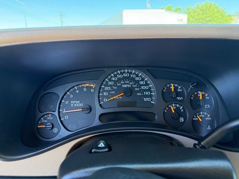 Used 2003 GMC Sierra 2500 SLT w/ SLT Preferred Equipment Group AWD/4WD image 17