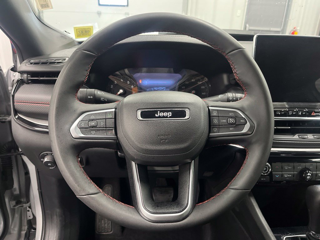 Used 2026 Jeep Compass Trailhawk AWD/4WD image 22
