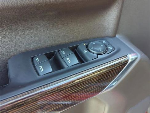 Used 2021 GMC Sierra 1500 SLE w/ Preferred Package image 8