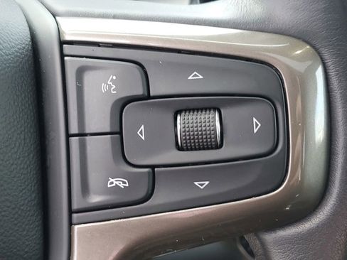 Used 2022 Chevrolet Silverado 1500 High Country w/ Technology Package image 14