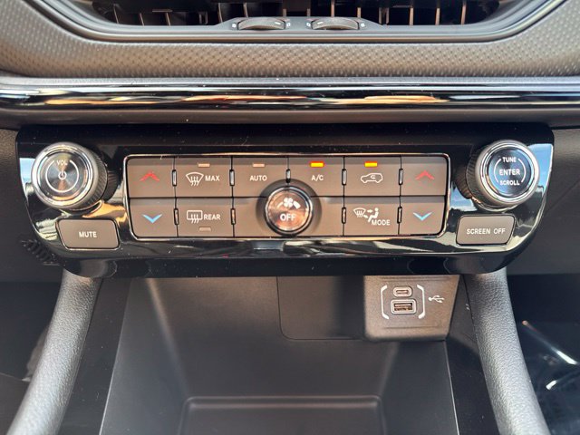New 2026 Jeep Compass Latitude AWD/4WD image 17