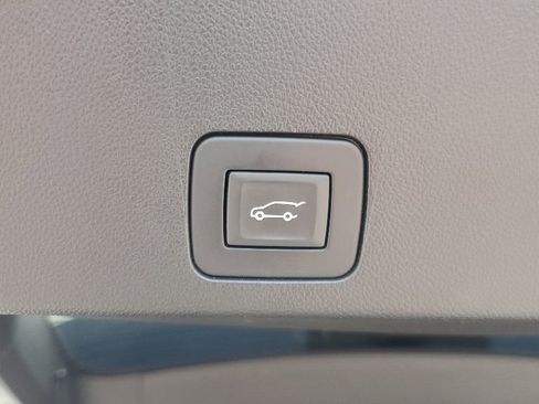 Used 2024 Buick Encore GX Avenir w/ Avenir Technology Package FWD image 16