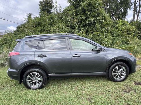 Used 2018 Toyota RAV4 XLE image 11
