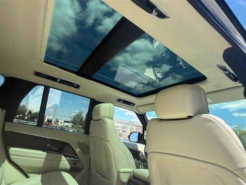 Used 2025 Land Rover Range Rover SE AWD/4WD image 20