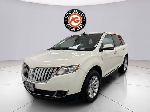 Used 2012 Lincoln MKX AWD image 3