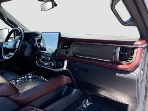 Used 2022 Ford Expedition Limited AWD/4WD image 32