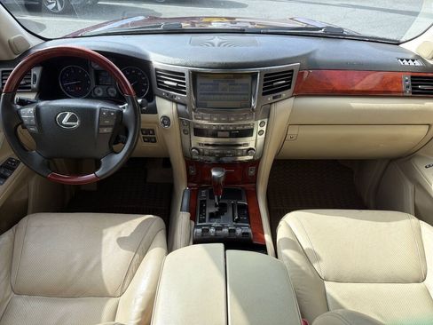 Used 2010 Lexus LX 570 4WD image 21