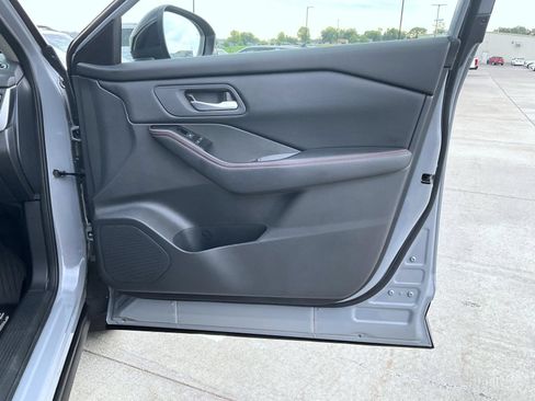 Certified 2025 Nissan Rogue SV AWD/4WD image 17