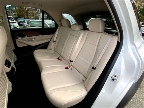 Used 2025 Mercedes-Benz GLE 350 4MATIC image 17