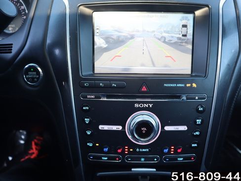 Used 2018 Ford Explorer Platinum image 25