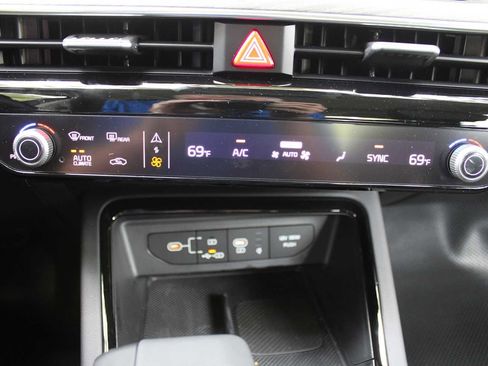 New 2025 Kia K5 EX image 44