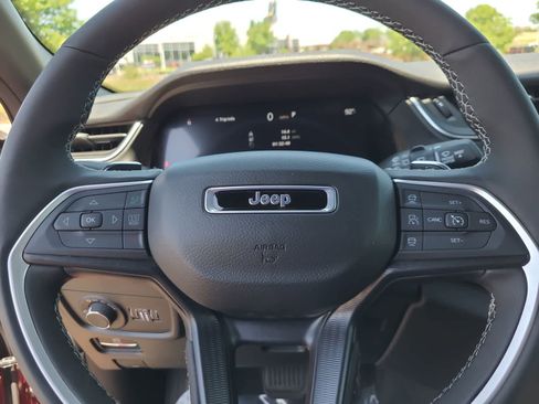 New 2025 Jeep Grand Cherokee Altitude w/ Trailer Tow Package image 23