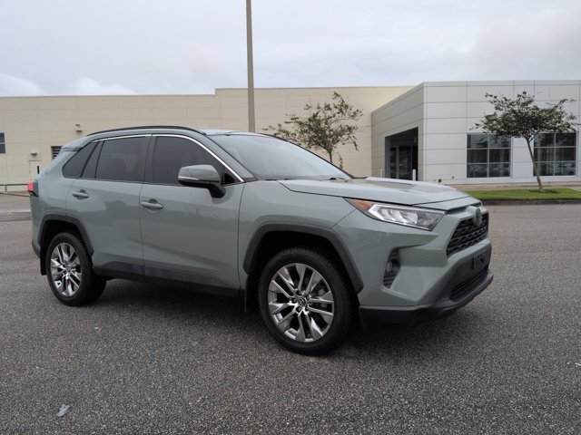 Used 2021 Toyota RAV4 XLE Premium AWD/4WD image 3