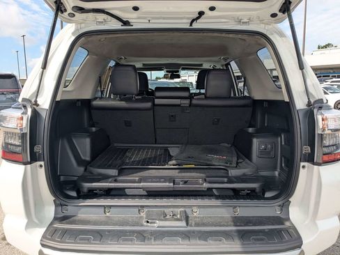 Used 2018 Toyota 4Runner TRD Off-Road Premium AWD/4WD image 12