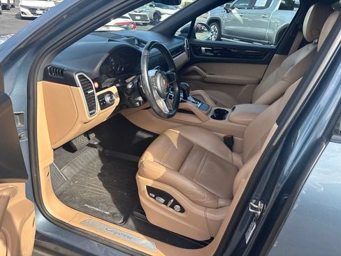 Used 2019 Porsche Cayenne AWD/4WD image 15