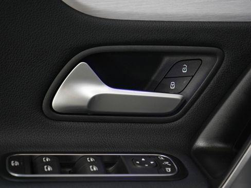 Used 2021 Mercedes-Benz CLA 250 4MATIC image 22