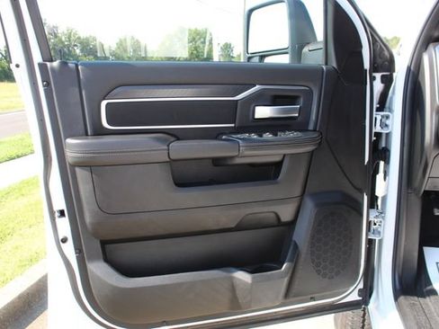 Used 2025 RAM 2500 Big Horn AWD/4WD image 12