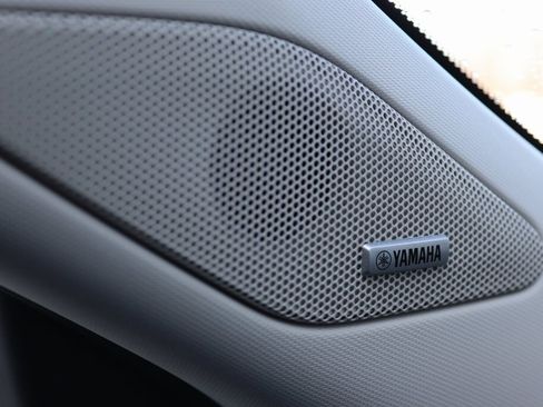 Used 2025 Mitsubishi Outlander SEL image 12