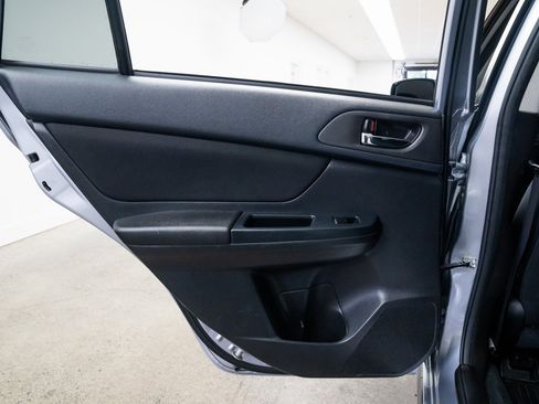 Used 2013 Subaru Crosstrek 2.0i Premium image 18