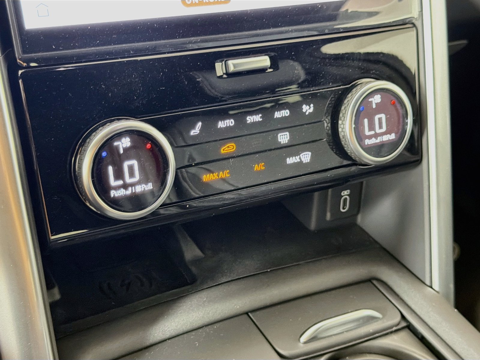 New 2026 Land Rover Discovery S AWD/4WD image 15