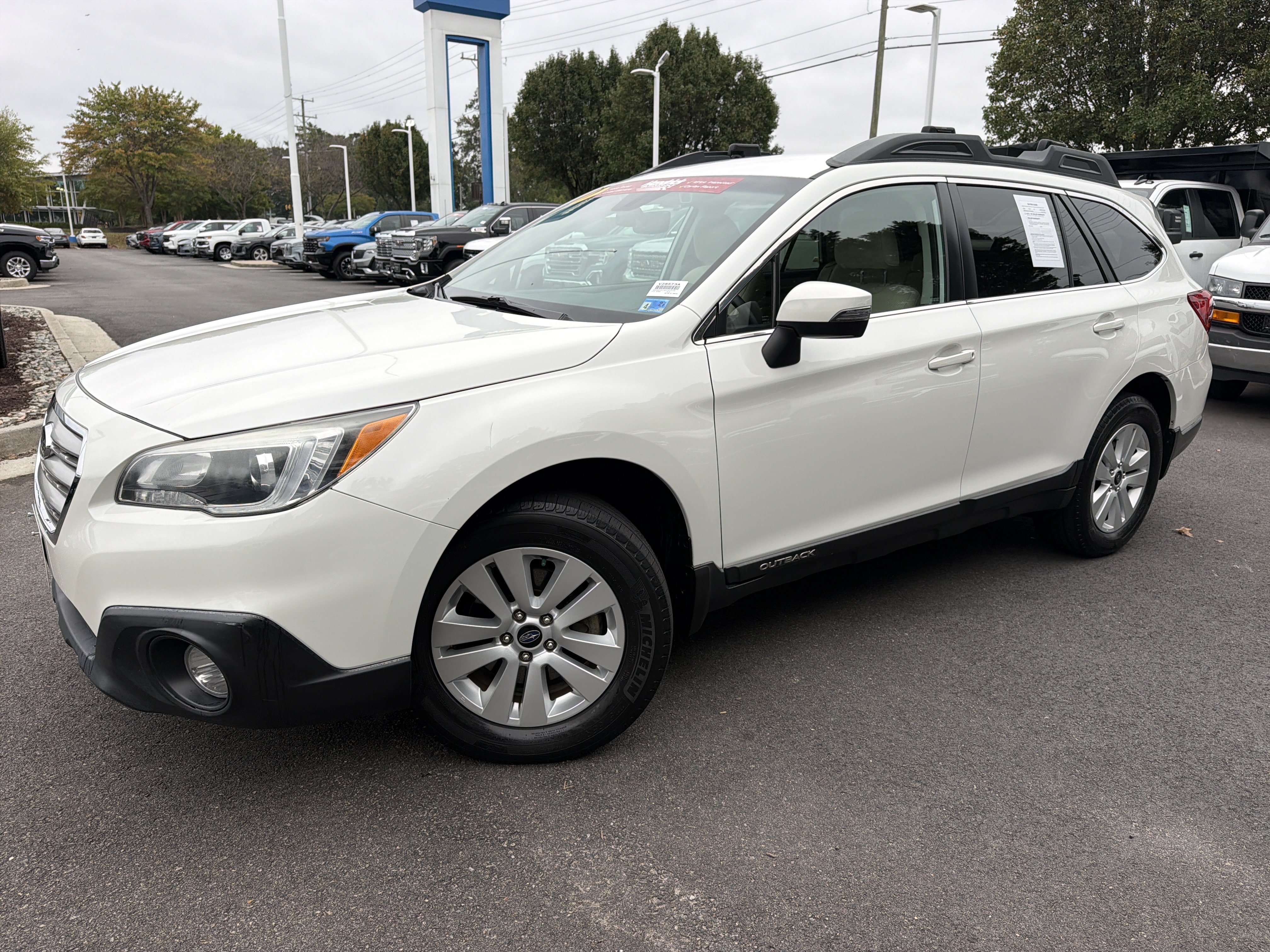 Used 2017 Subaru Outback 2.5i Premium AWD/4WD image 5