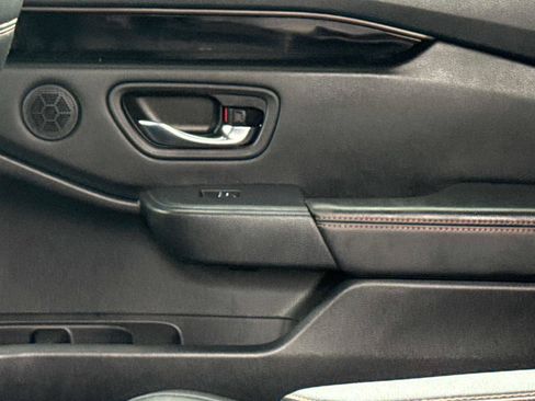 Certified 2023 Honda Pilot TrailSport image 17