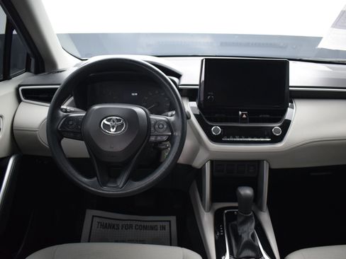 Used 2024 Toyota Corolla Cross L image 14