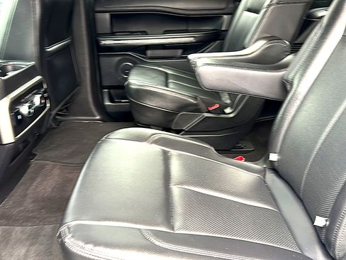 Used 2021 Ford Expedition XLT image 18