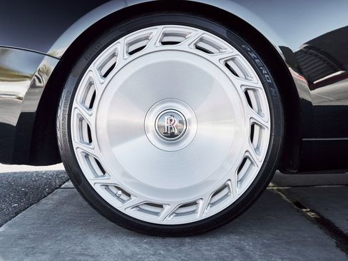 Used 2015 Rolls-Royce Wraith image 22