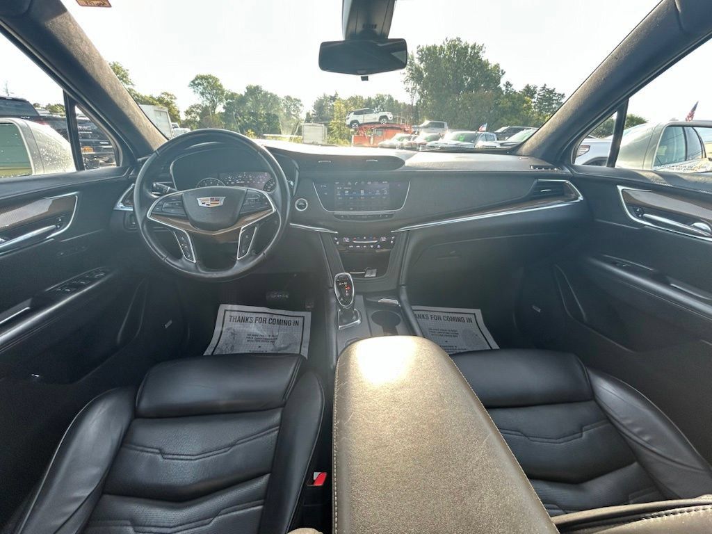 Certified 2017 Cadillac XT5 Platinum w/ Driver Assist Package AWD/4WD image 16