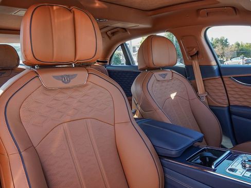 New 2026 Bentley Flying Spur Plug-In Hybrid AWD/4WD image 45
