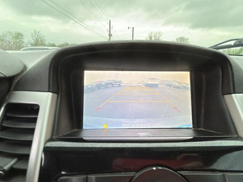 Used 2016 Chevrolet Cruze LT FWD image 26