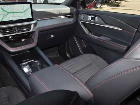 Certified 2025 Ford Explorer ST-Line RWD image 18