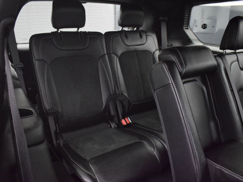 Used 2024 Jeep Grand Cherokee L Altitude image 12