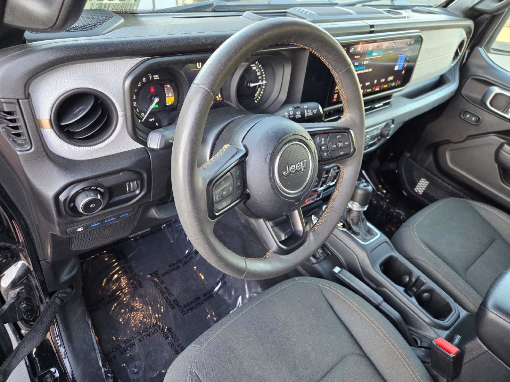 Used 2024 Jeep Wrangler Unlimited AWD/4WD image 19