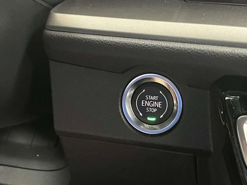 Used 2024 Chevrolet Traverse LT image 34