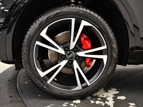 Certified 2025 Audi Q5 2.0T Premium Plus image 13