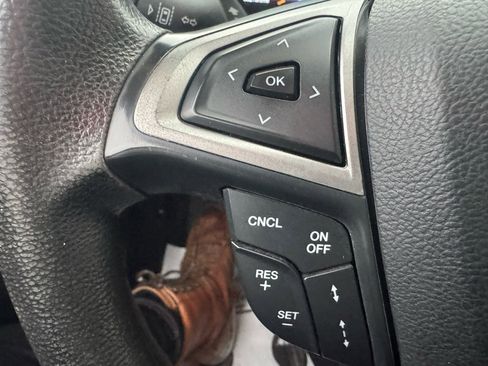 Used 2019 Ford Fusion SE image 16